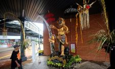 Jelang Hari Raya Nyepi Ogoh-Ogoh Menghiasi Stasiun Tebet