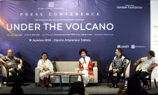 Jumpa Pers Pertunjukan Under the Volcano