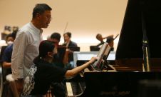 Mengintip Keseruan Isyana Sarasvati Latihan Konser Simfoni Untuk Bangsa 2022