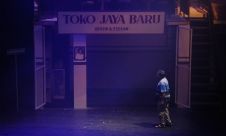 Teater Musikal Cek Toko Sebelah