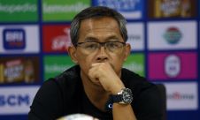 Pelatih Persebaya Surabaya Aji Santoso