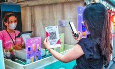 Keseruan Bertransaksi Gunakan QRIS BNI Mobile Banking di Java Jazz Festival 2023