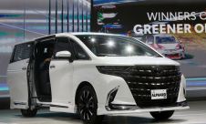 Toyota New Alphard HEV