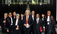 Sidang Perdana Perselisihan Hasil Pilpres 2024 Pemohon Ganjar-Mahfud