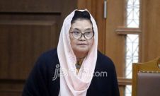 Siti Fadilah Supari Jalani Sidang Kasus Alkes