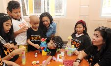 Sambut Hari Kartini, Blue Bird Berbagi dengan Anak-Anak Penderita Kanker
