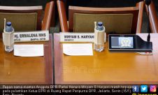 Papan Nama Miryam S Haryani Ikut Hadiri Pelantikan Ketua DPR