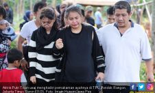 Putri Titian Lepas Ayahanda ke Peristirahatan