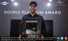 Maher Zain Raih Double Platinun Award