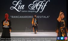 Perancang Busana Lia Afif Tampil di Indonesia Fashion Week 2019
