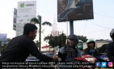 Ades Hadirkan Billboard Terbuat dari Sampah Plastik Botol