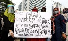 Orang Tua Murid Geruduk Gedung Balai Kota DKI Jakarta