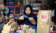 Kerajinan Mainan dari Kardus