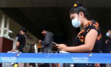 Antrean Penumpang di Bandara Soekarno-Hatta Mengular Gegara Rapid Test Antigen