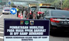 Penyekatan Kendaraan di Tol Dalam Kota