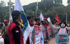 Dunia Hari Ini: Ratusan Ribu Buruh Indonesia Turun ke Jalan Rayakan May Day - JPNN.com