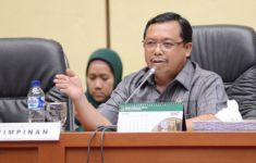 Komisi VI DPR Minta Kemendag dan Penegak Hukum Lebih Tegas Tangani Peredaran Oli Palsu - JPNN.com