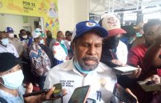Bupati Jayapura Minta Eks Pejabat Segera Kembalikan Aset Daerah - JPNN.com