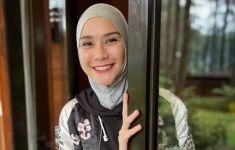 Zaskia Adya Mecca Cerita Kronologi Putranya Masuk ICU - JPNN.com