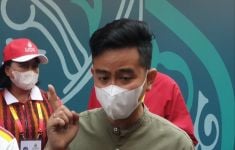 Cek Kali Jakbar, Gibran Mengaku Sebagai Wali Kota, Bukan Wapres - JPNN.com