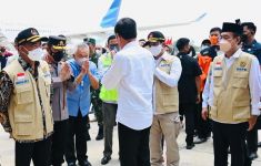Saat Jokowi Serahkan Bantuan USD 1 Juta, Lihat TW dan Kapolri Sampai Menunduk - JPNN.com