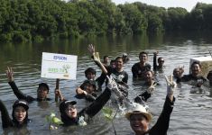 Epson Indonesia Tanam 6.000 Pohon dan Rehabilitasi Mangrove - JPNN.com