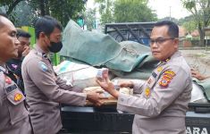 Lagi, Polres Cirebon Kota Menggagalkan Peredaran 400 Ribu Butir Petasan - JPNN.com