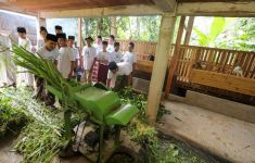 Santri Dukung Ganjar Beri Pelatihan Budi Daya Ternak Kambing di Kota Cilegon - JPNN.com