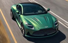 Pemenang Lelang Amal Dapat Aston Martin DB12 Terbaru dengan Fitur Spesial - JPNN.com