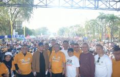 Ribuan Masyarakat Kalbar Memeriahkan Jalan Sehat IKA-PMII - JPNN.com
