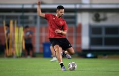 Pemain Timnas Indonesia Sandy Walsh Cedera saat Latihan Bersama di Surabaya - JPNN.com