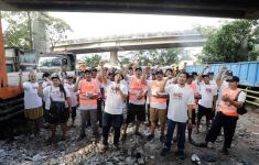 Sukarelawan Ganjar Beri Bantuan dan Jalin Silaturahmi dengan Sopir Truk di Jakut - JPNN.com