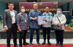 Ke Riau Bawa Putusan MA, Jaksa KPK Jebloskan Mantan Bupati Kuansing ke Penjara - JPNN.com