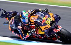10 Pembalap Terbaik di Latihan MotoGP Jepang, Binder Patahkan Rekor Lorenzo - JPNN.com