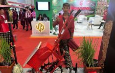 Pameran Pangan Plus 2023 PDIP: Petani Asal Bali Memamerkan Traktor Tenaga Surya yang Multifungsi - JPNN.com