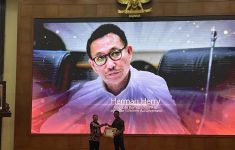 Raih Penghargaan Sebagai Legislator Lifetime Achievement, Herman Herry: Wartawan Mitra Utama Saya - JPNN.com
