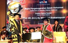 Bu Mega Diberi Gelar Doktor Kehormatan Lagi, Kali Ini dari UTAR Malaysia - JPNN.com