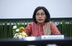 Menkeu Sri Mulyani Mewanti-wanti soal Utang Indonesia 2025, Hati-Hati! - JPNN.com
