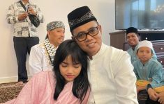 Haji Faisal Ultah ke-55, Fuji Bicara Soal Kesabaran dan Ketabahan - JPNN.com