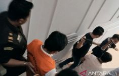 Kejari Palembang Tahan Tersangka Korupsi Bahan Pakaian Batik - JPNN.com
