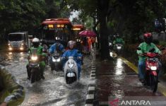 Banjir Jakarta Hari Ini, 5 RT di Jaksel Terendam - JPNN.com