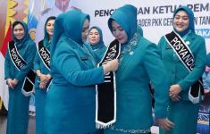 Pj Ketua TP PKK Tyas Fatoni Kukuhkan Ketua Pembina Posyandu Kabupaten se-Sumsel - JPNN.com