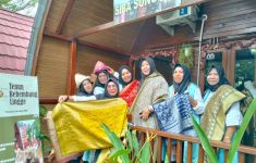 PTBA Bantu Perempuan Desa Lingga Berdaya lewat SIBA - JPNN.com