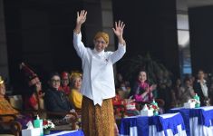 Peringatan Hardiknas 2024 Syahdu, Nadiem Makarim Titipkan Merdeka Belajar - JPNN.com
