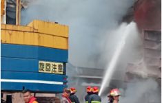 Prajurit TNI AL Bantu Padamkan Kebakaran Kapal MT Gebang di Banten - JPNN.com