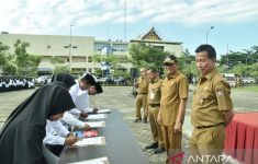 2.825 PPPK Kota Padang Terima SK, Hendri Septa: Tetap Disiplin & Meningkatkan Kinerja - JPNN.com