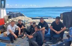 Terdampar di Perairan Kupang, 6 WN China Diperiksa Polda NTT - JPNN.com
