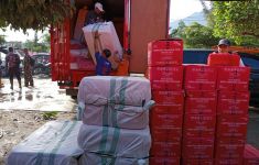 Kemensos Salurkan Bantuan untuk Korban Banjir Lahar Dingin di Sumbar - JPNN.com