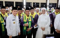Pj Gubernur Sumsel Lepas 445 Jemaah Calon Haji Kloter Pertama Embarkasi Palembang - JPNN.com