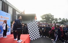 Meriahkan HUT ke-78 Sumsel, Agus Fatoni Ikuti Jalan Santai dan Senam - JPNN.com